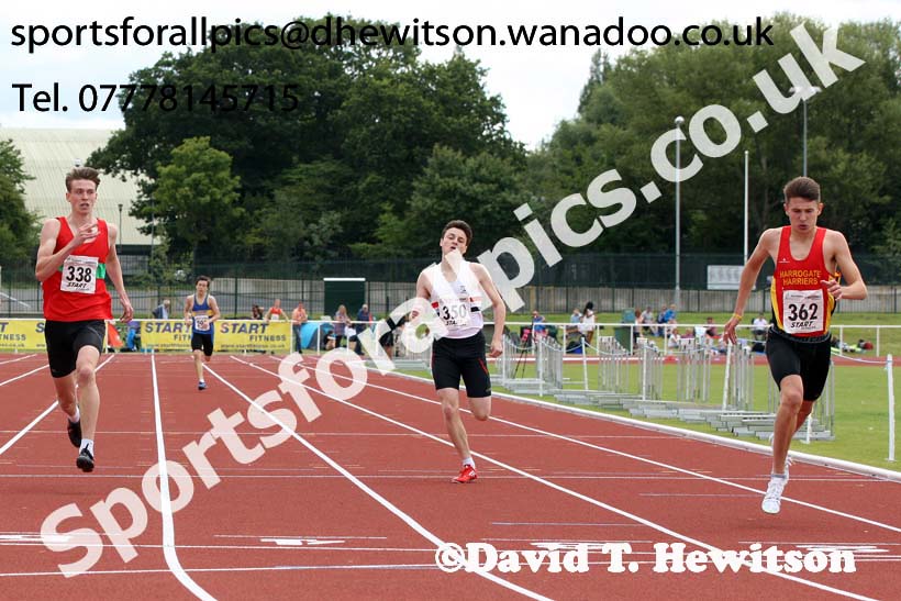 Under-17 mens 400 metres. Photo: David T. Hewitson/Sports for All Pics